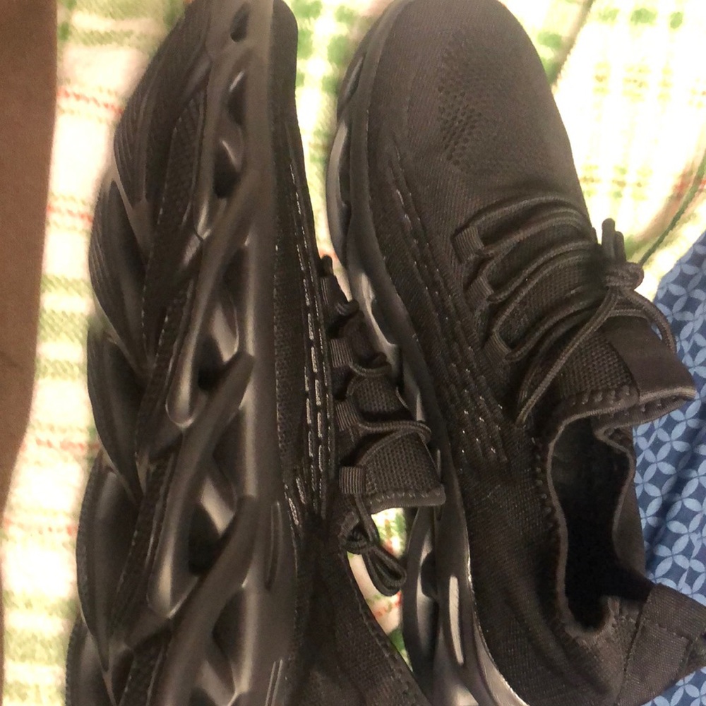 Sleek Black Athletic Shoes for Performance